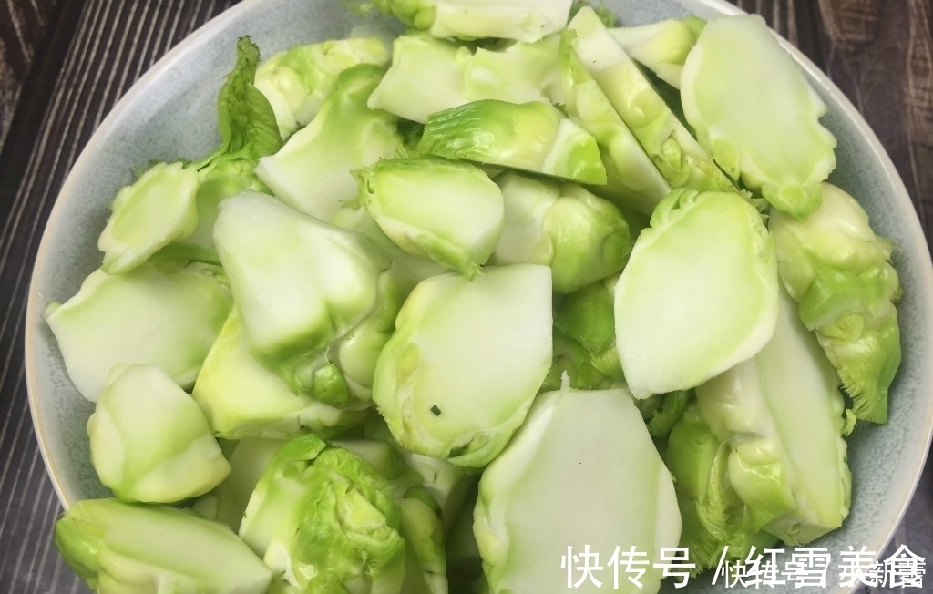 小窍门|肉丸子下锅就散？学会小窍门，肉丸子保准不松散，还很有弹性！