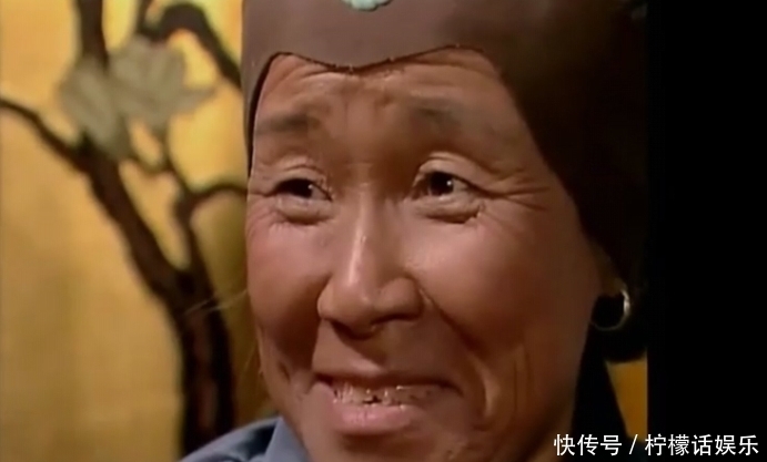 太婆婆|《红楼梦》中的笑话并不好笑,为何却能让贾府人笑得前仰后合?