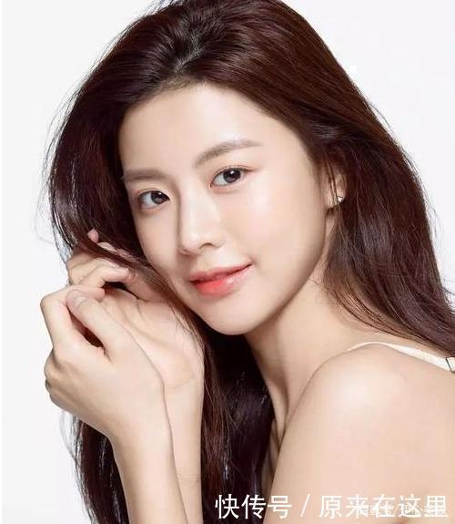 精华|女人敷面膜时,尽量别犯4个“错误”,不然皮肤越敷越干,还浪费