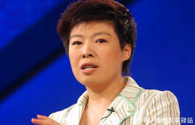 聚焦于丹的家庭背景,于丹在跌落神坛后,生活究竟怎样