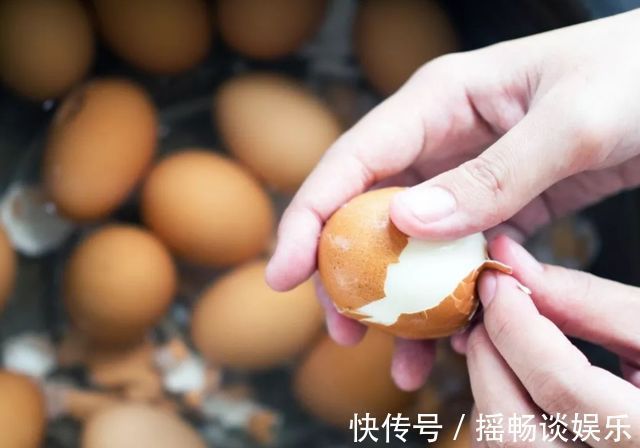 蛋黄|每天吃鸡蛋对“血压”好不好?医生:若想血压稳定,4物需少碰