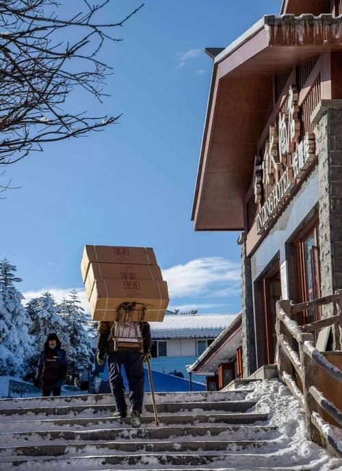 【新闻纪实】津门网李豫龙:峨眉“冬韵”