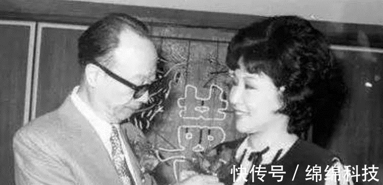 女歌星&他婚姻包办遇真爱,与意中人相伴47年,发妻病逝半年却娶了女歌星