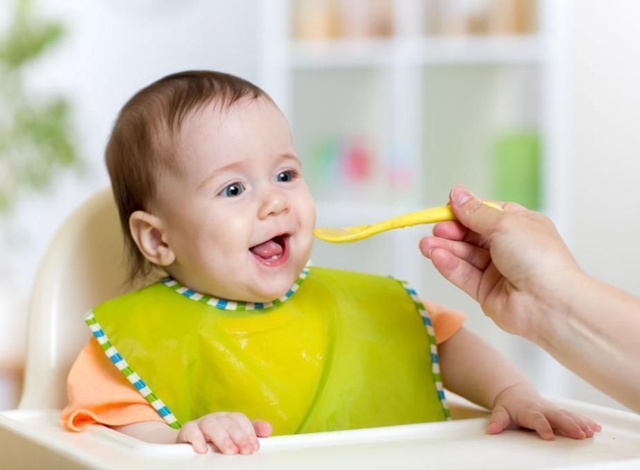 家长|男孩一顿吃4碗饭惹老师不满,家长拿出一张照片后,老师沉默了