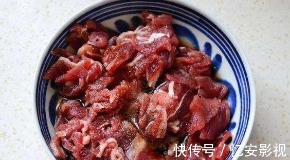 蒜苔炒牛肉|炒牛肉，滑嫩不粘锅有诀窍，教你正确做法，牛肉鲜嫩不柴更入味