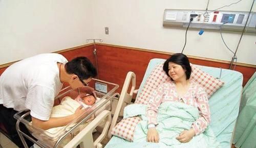 丈夫|选择丈夫陪产的宝妈,如今过得怎样?满满全是心酸,和想象不一样