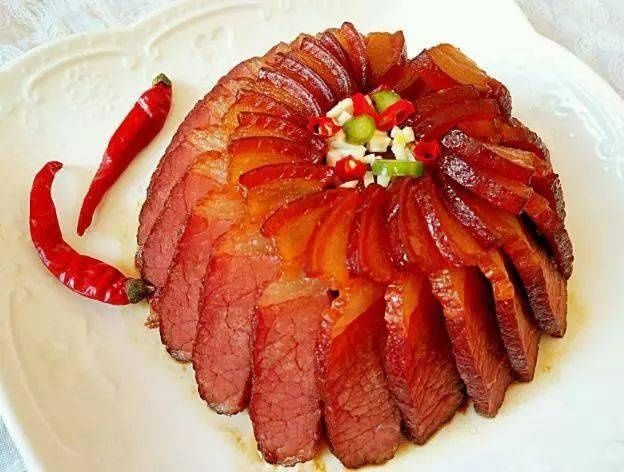  蒸腊肉，直接切片蒸就错了，这2步不能少，腊肉又香又嫩，还不咸