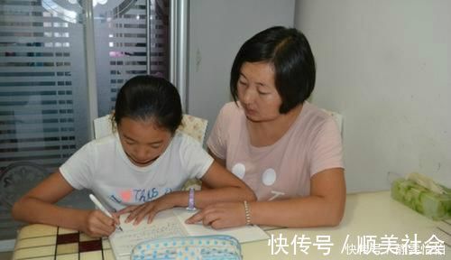 班主任|爸妈当班主任是什么感受孩子试卷还没发,已经准备好挨打了