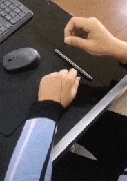 |搞笑GIF:是谁说喜欢苗条的妹子 你们看看这位美女怎么样?