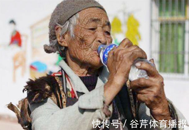 長壽體質|“短命鬼”喝水有3“異?！保闳粢粋€沒有，恭喜是“長壽體質”