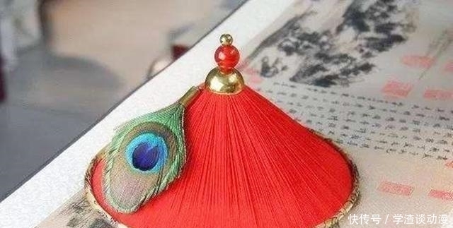 拥有|清朝的“顶戴花翎”不是谁都能拥有的，若戴不好还会性命堪忧