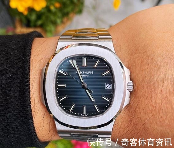 蓝盘@百达翡丽蓝盘鹦鹉螺又成新宠,夜光效果极佳,更像夏季夜晚的星星!