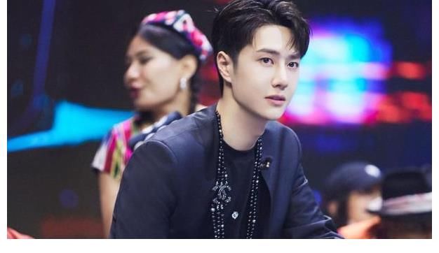 街舞剪辑遭吐槽,王一博粉丝还原现场,精华却被一剪没