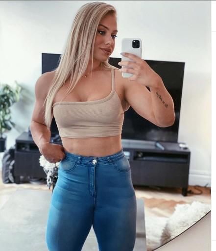 大学期间|大学期间开始健美，身材很是迷人，毕业后的事业会领先很多人