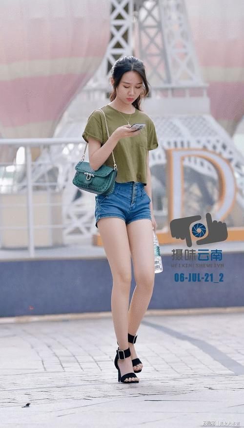 高跟鞋|穿出玉足优雅的性感，一字带细高跟凉鞋才经典，自带女人味！