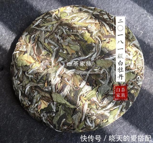 白茶圈中有一对欢喜冤家:散茶和饼茶,究竟谁能博得茶友的欢心?