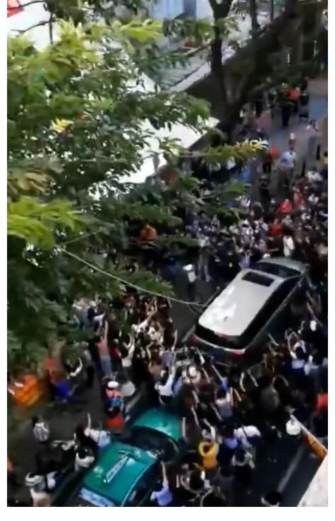 張智霖|明星去菜市場(chǎng)街坊的反應(yīng)很意外，陳小春和張智霖等明星現(xiàn)身廣州錄制節(jié)目