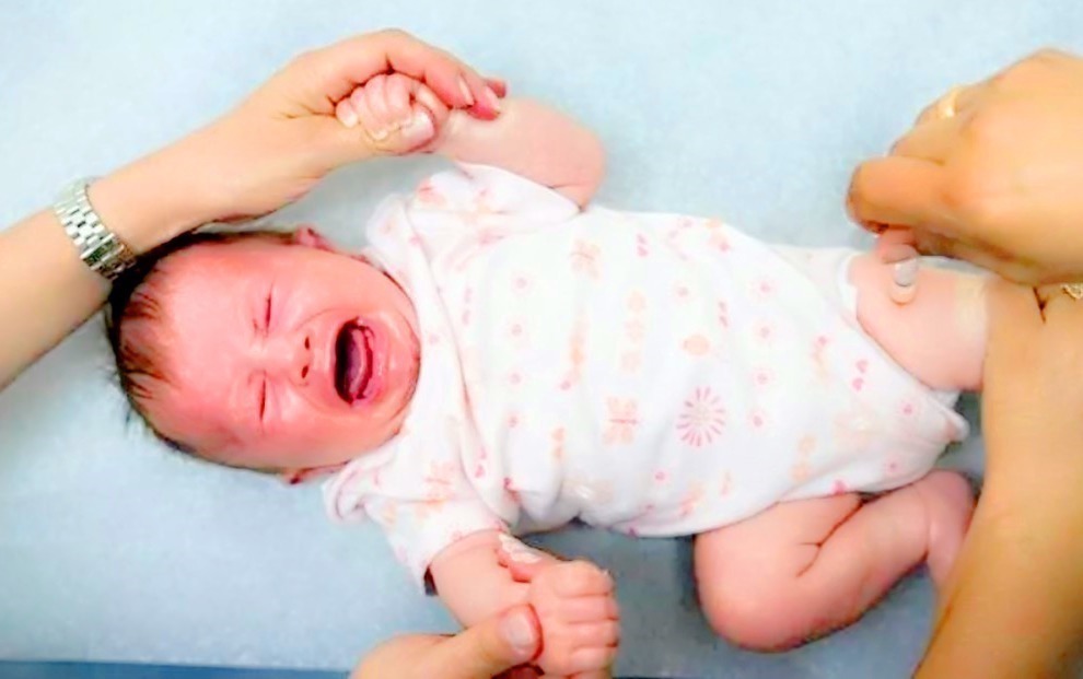 父母|“妈妈,该给我买枕头啦”,宝宝有这3个动作,暗示可用枕头了