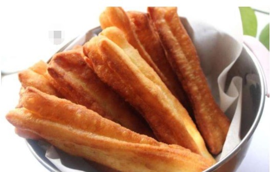  学会这样炸油条，你就可以开店了，外酥里嫩，太好吃