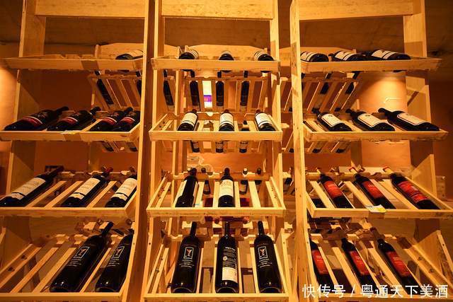 你还以为葡萄酒年份越老越好?别太天真了,普通酒要在适饮期喝掉