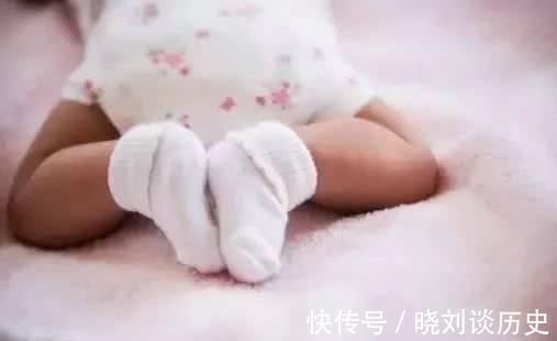 宝妈|十个宝宝里有九个都爱扯袜子,穿与不穿都有哪些好处,宝妈要了解
