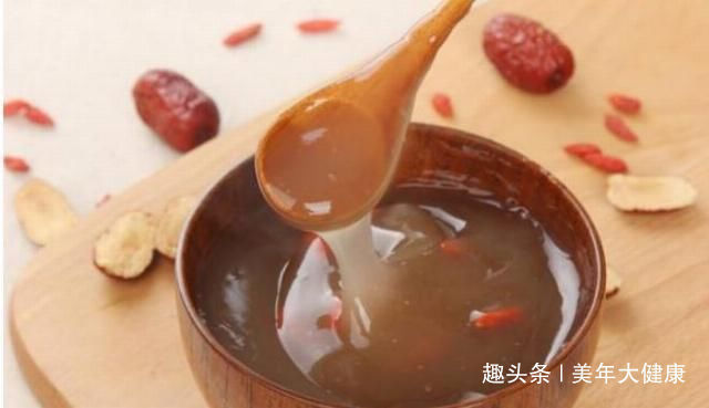 雌激素|女人要善待自己,要多吃4种“零嘴”,助你补充雌激素,不显老