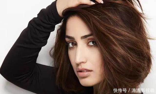 裸体|画家对裸体画力不从心，以画风明媚十足的2幅油画，表达艺术乐趣