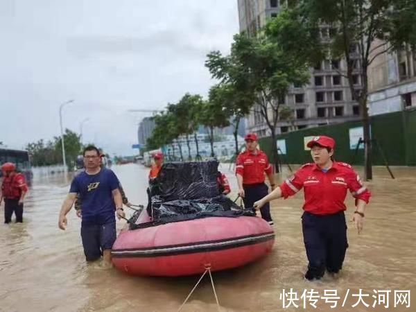 新乡|“数说”河南志愿服务丨水上救援、全国支援、媒体报道……细数河南志愿者的大爱瞬间