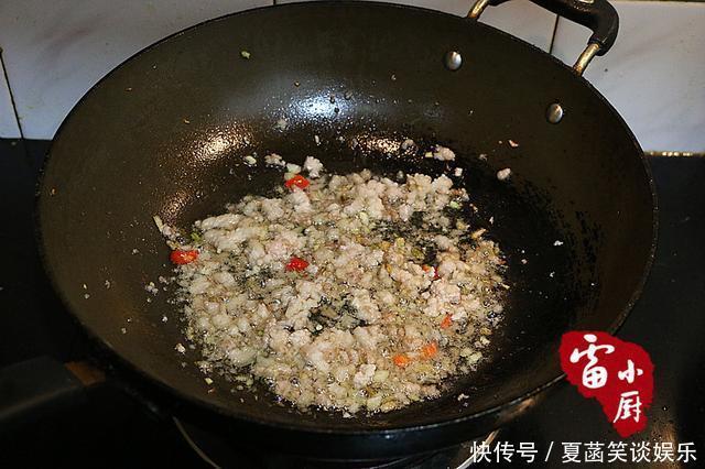 好吃|豇豆还是这样做最好吃,又香又下饭,大家都抢着吃!