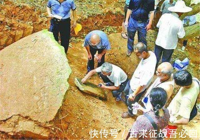 椁室|挖地基发现明朝古墓,全部墓墙都用青花瓷堆成,专家:从没见过