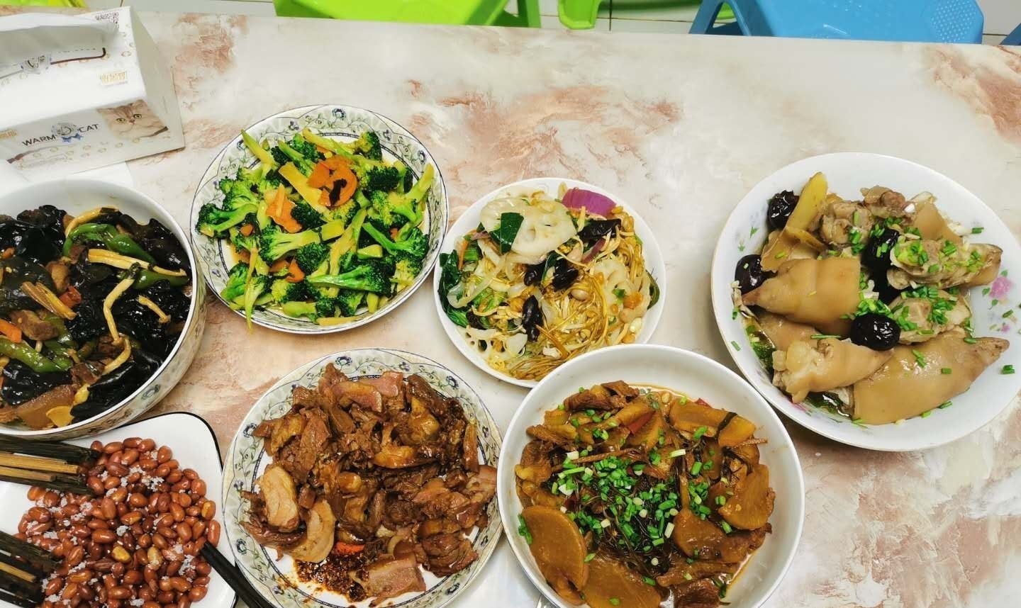 小姑子一家光临，弟妹做的8菜1汤在朋友圈火了，网友：真舍得