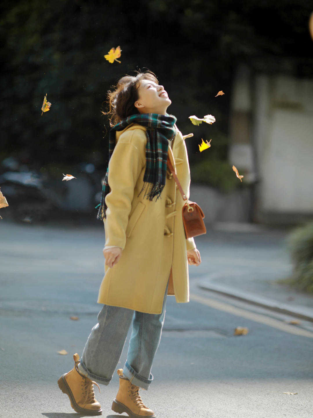 时尚博主 不露腿的秋冬穿搭来喽,大衣搭配牛仔裤保暖舒适,时髦又显气质