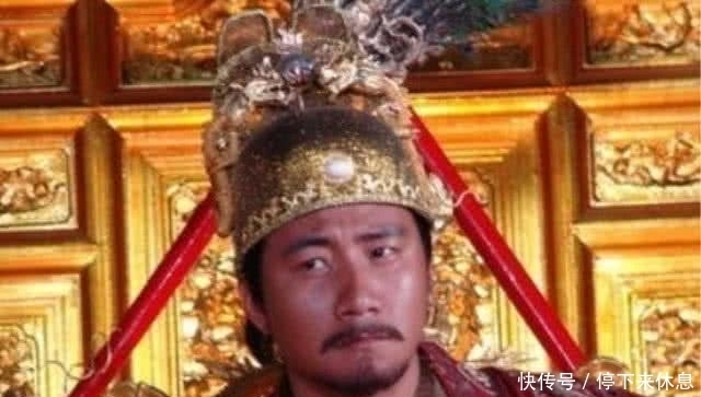 众人|朱元璋临死前，一直硬撑着念叨4个字，在场众人为何却都装作没听清？