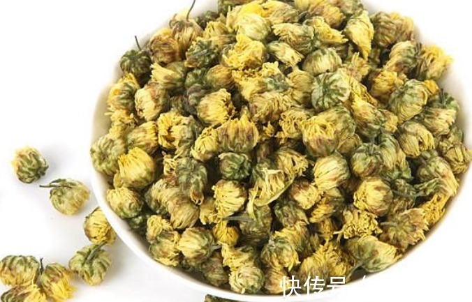 失眠|菊花和此物一起泡,每天一杯,双眼明亮,告别失眠,谁喝谁健康