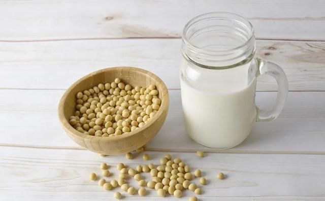 痛风患者|痛风高尿酸血症患者,除了喝水,这7类饮品可以喝吗