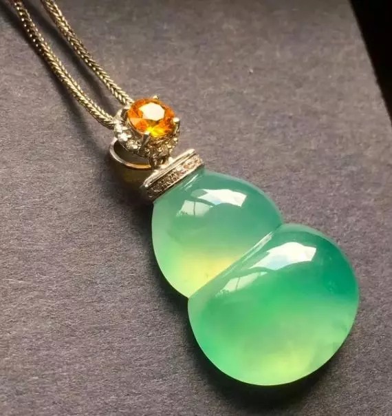 翡翠挂绳搭配全攻略,收藏这一篇就够了