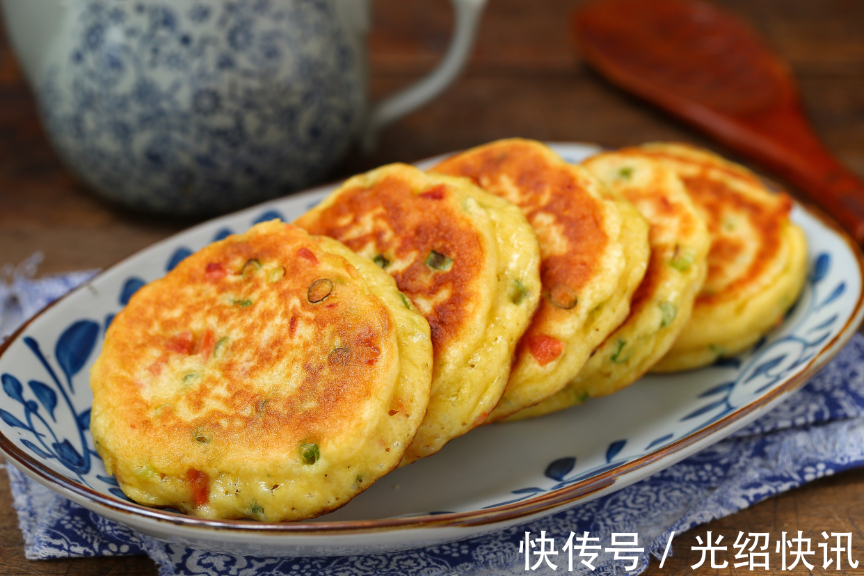 搅拌均匀|双手无需粘面,搅一搅就能做的粗粮早餐饼,暄软美味营养百分百!