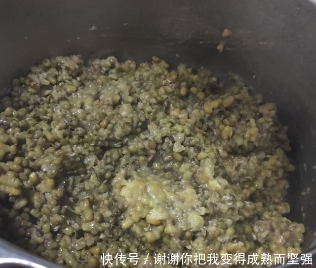 自制绿豆蓉，口感细腻，微甜不腻