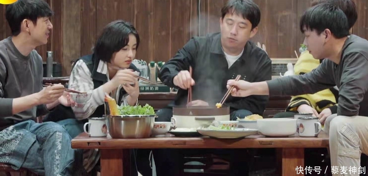 何老师|《向往5》第八期,蘑菇屋没有一位客人,我却想夸一夸这一家五口