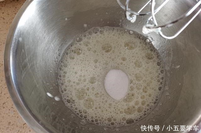 戚风蛋糕|做了不下100次的蛋糕,配方实用靠谱,甜而不腻比买的好吃!