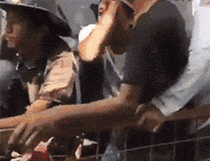 |搞笑GIF趣图:劈叉我见多了,但是这样的真没见过