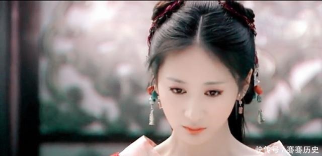 这个女人不简单皇帝来密会,情敌躲床底,为她造就三首千古名篇