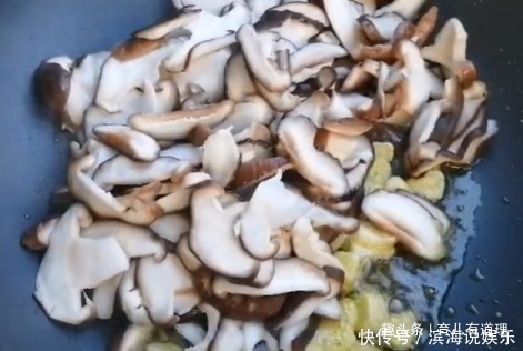 人体|一道营养又好吃的素菜,简单易做,味道鲜美,口感一点也不比肉差