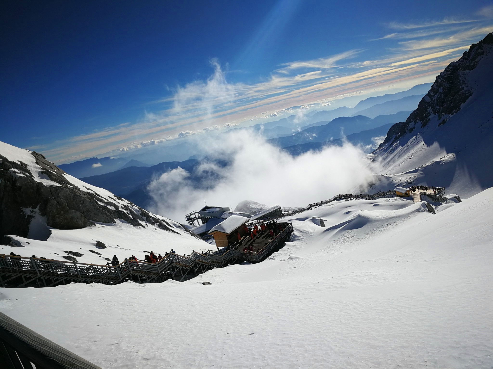 玉龙雪山，好似浑然天成的风景画