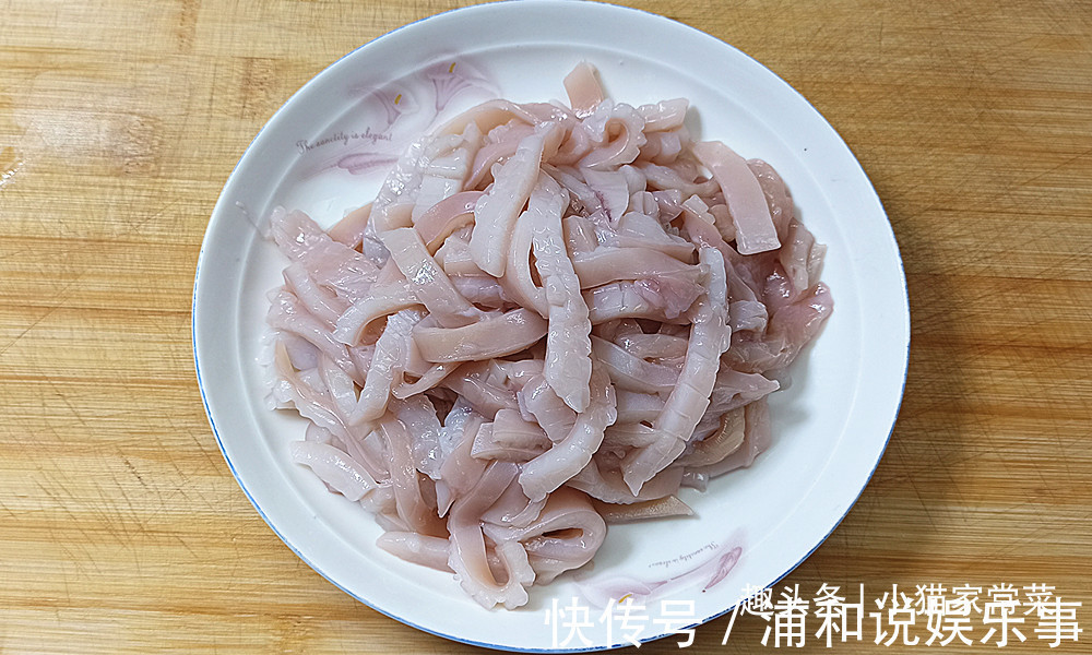 孜然面|教你“香辣鱿鱼”的做法，成菜香辣滑嫩，制作简单，看一遍就会