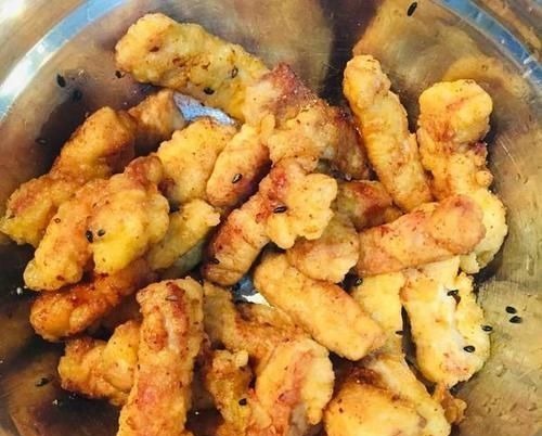 炸酥肉,不要直接用面粉!30年大厨教你,金黄酥脆肉质嫩,不回潮