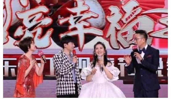 太阳女神谢娜携夫录制东方卫视春晚，是要跳槽的节奏？
