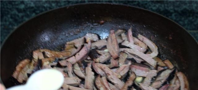 猪血丸子|建议中年女性家里条件允许,少吃牛肉羊肉多吃它,好处不请自来!