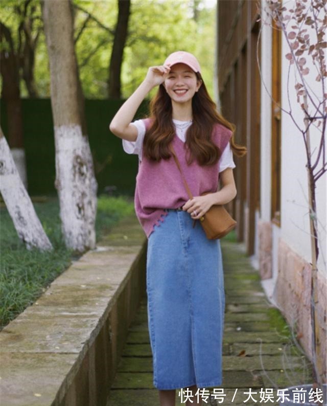 时髦 “衬衫+马甲”是早秋的标配，青春时尚又显瘦，你最喜欢哪一套！