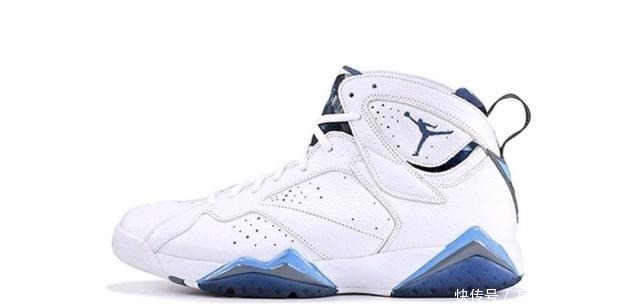 黑曜石|网友晒出自己的鞋子，有Aj黑曜石还有詹15等等，这算多的吗